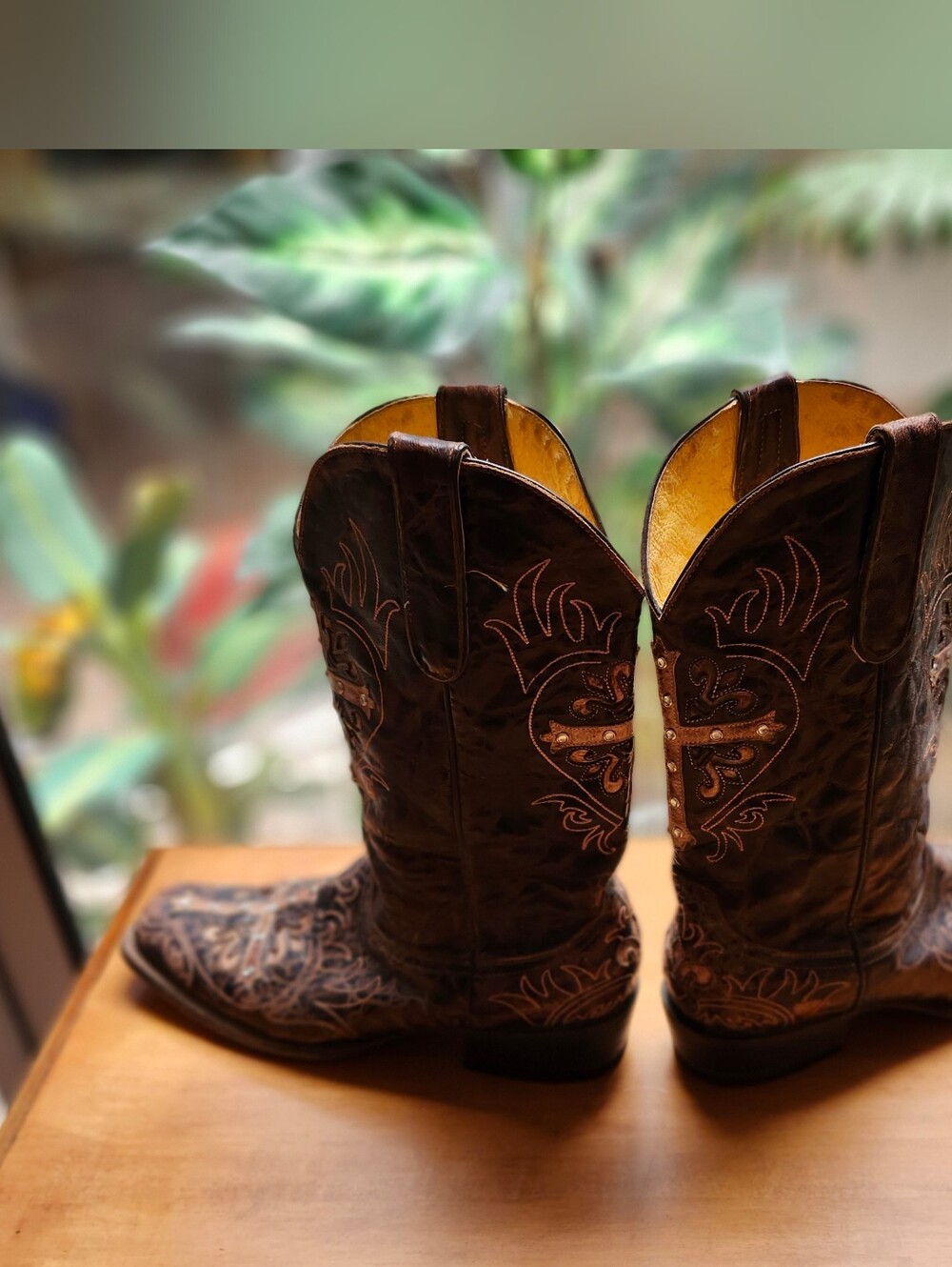 Cavenders Leather Embroidered Rhinestone Studded Cross Cowboy Boots Sz 10B - Picture 6 of 11